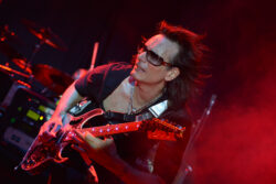 Steve Vai.