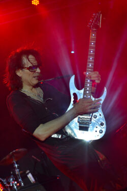 Steve Vai.
