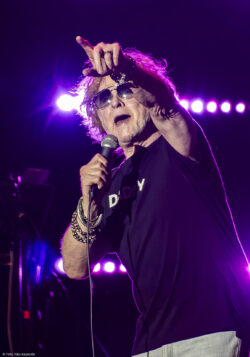 Mick Hucknall, Simply Red.